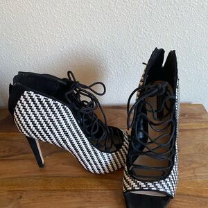 Zara Black and White Women's Heels